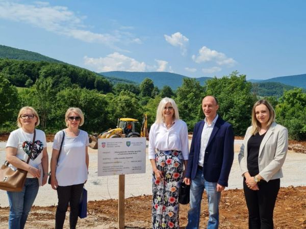 Intenzivirani radovi na izgradnji igrališta Područne škole Švica