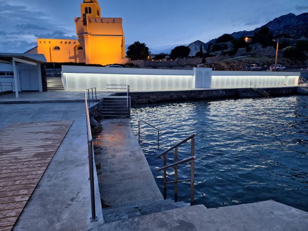 Uskoro svečano otvorenje novouređene gradske plaže: Karlobag postavlja nove standarde