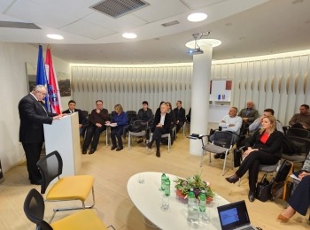 Ličko-senjska županija - Danas je u Hrvatskoj gospodarskoj komori - Županijska Komora Otočac održana panel rasprava na temu „Iseljeništvo kao potencijal demografskog i gospodarskog razvoja Hrvatske“