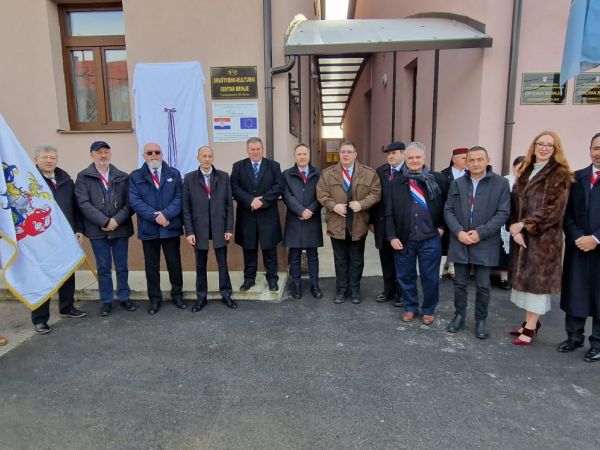 Otkrivena spomen ploča i održana izložba u čast Eugenu Lesselu Zmaju Brinjskom