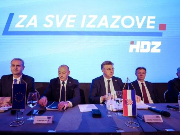 HDZ predstavio izborni program, na listi za Sabor iz Ličko-senjske županije Ernest Petry i Ivan Dabo