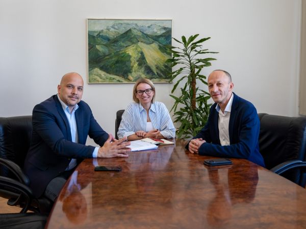 Direktor Fonda za zaštitu okoliša i energetsku učinkovitost i župan Petry održali prezentaciju: Preko milijun eura za energetsku obnovu obiteljskih kuća na području grada Gospića