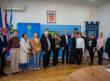 Ličko-senjska županija - Ličko-senjska županija potpisala ugovore o dodjeli financijskih sredstava za financiranje institucionalne podrške udrugama za 2025. godinu
