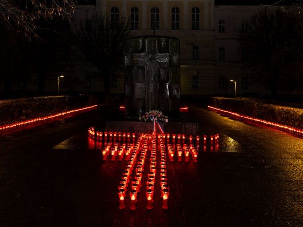 U Gospiću obilježen Dan sjećanja na žrtve Domovinskog rata te žrtvu Vukovara i Škabrnje U Gospiću obilježen Dan sjećanja na žrtve Domovinskog rata te žrtvu Vukovara i Škabrnje