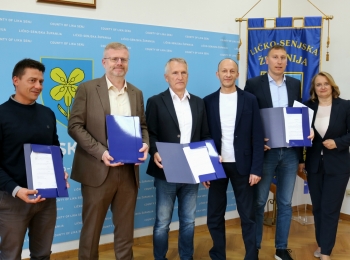 Ličko-senjska županija - Župan Petry potpisao ugovore vrijedne 225 tisuća eura za ulaganja u pomorsko dobro na području Senja, Novalje i Karlobaga