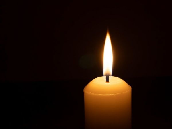 Uslijed Dana žalosti i tragičnog događaja u osnovnoj školi u Zagrebu, u subotu na Adventu u Gospiću neće se održati nastup grupe Džentlmeni