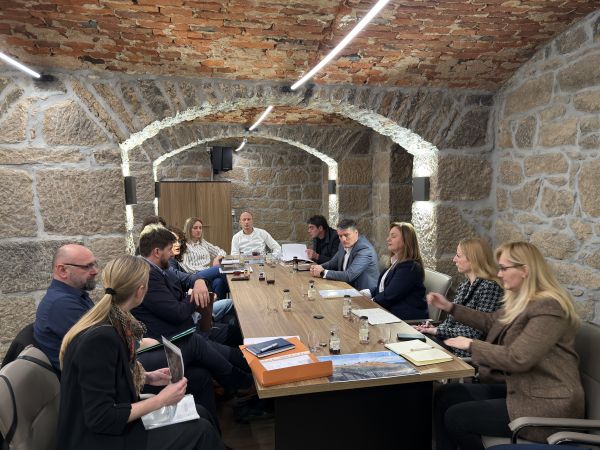 U Gospiću održan koordinacijski sastanak o sanaciji nelegalno odloženog otpada