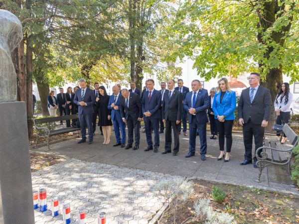U Gospiću održana komemoracija za poginule hrvatske branitelje i prvog hrvatskog predsjednika