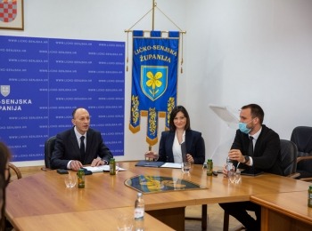 Ličko-senjska županija - Župan Petry održao radni sastanak s ministricom regionalnoga razvoja i fondova Europske unije Natašom Tramišak