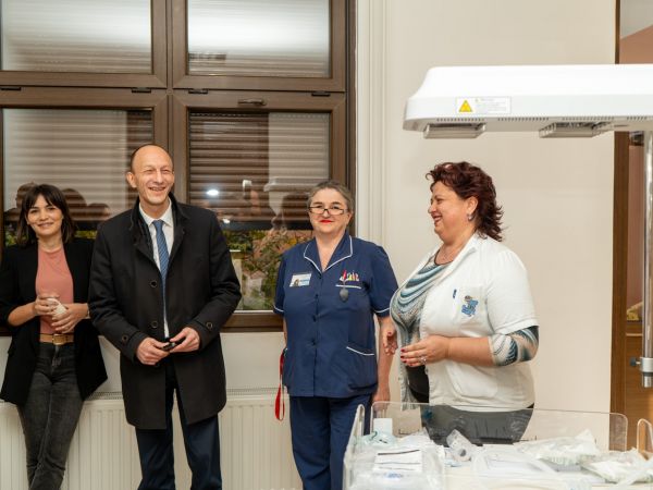Ličko-senjski župan Ernest Petry posjetio Opću bolnicu Gospiću: Nova vrijedna donacija opreme za najmlađe pacijente