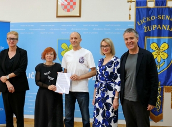 Ličko-senjska županija - Župan Petry potpisao Ugovor za izradu glavnog i izvedbenog projekta Memorijalnog centra Domovinskog rata u vrijednosti 260 tisuća eura