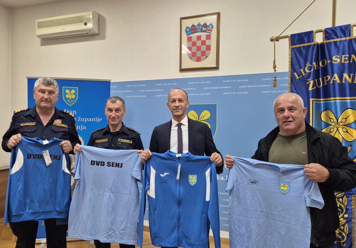 Ličko-senjska županija i Zajednica sportova donirali sportsku opremu DVD-u Senj povodom državnog natjecanja vatrogasne mladeži