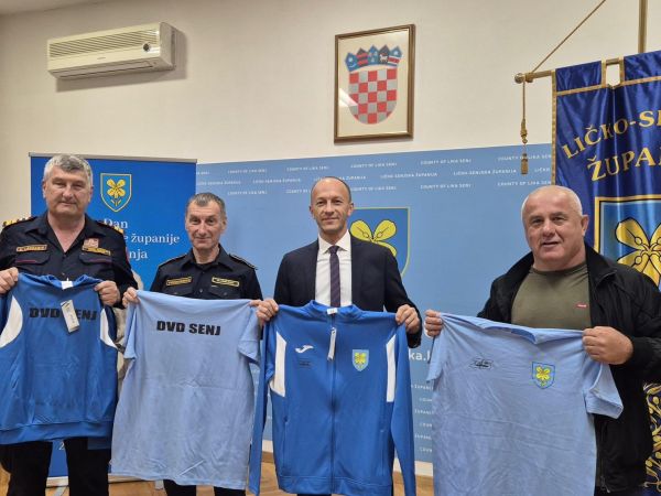Ličko-senjska županija i Zajednica sportova donirali sportsku opremu DVD-u Senj povodom državnog natjecanja vatrogasne mladeži Ličko-senjska županija i Zajednica sportova donirali sportsku opremu DVD-u Senj povodom državnog natjecanja vatrogasne mladeži