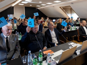 Ličko-senjska županija - Održana Županijska skupština: župan Petry najavio korake za sanaciju otpada i zaštitu rijeke Gacke