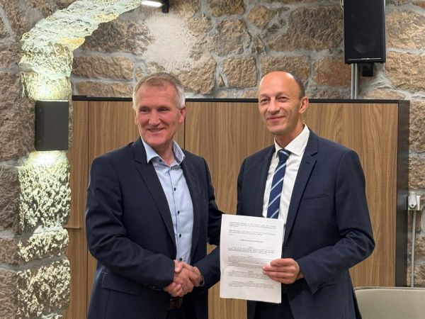 Potpisan Sporazum o sufinanciranju uređenja igrališta Područne škole Vjenceslava Novaka u Svetom Jurju