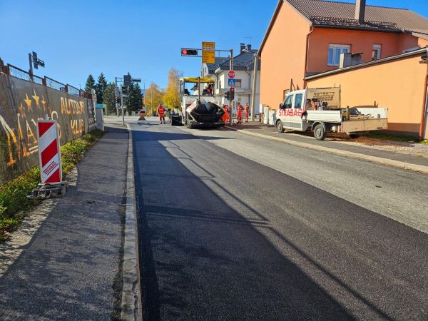 Asfaltiranje Zagrebačke ulice u Gospiću Asfaltiranje Zagrebačke ulice u Gospiću