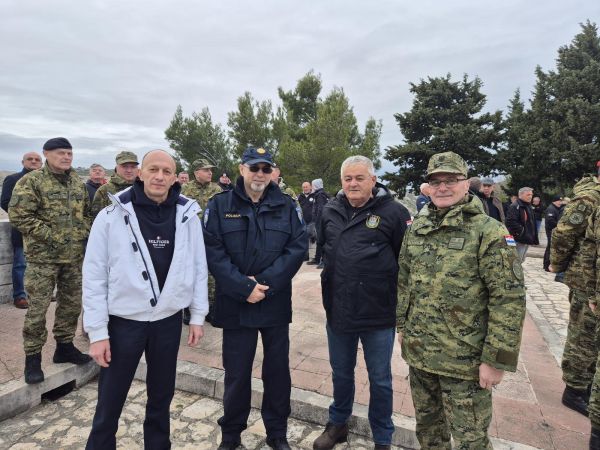 Povodom 33. obljetnice VRO Maslenica s Masleničkog mosta poslana poruka zahvalnosti hrvatskim braniteljima