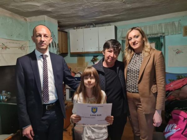 Župan Petry i zamjenica Orešković-Brkljačić posjetili obitelj Lavrnja: Ličko-senjska županija se uključila u humanitarnu akciju novčanom donacijom