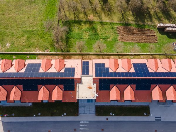 Korak naprijed u korištenju obnovljivih izvora energije: Puštena u rad solarna elektrana u Razvojnom centru Ličko-senjske županije