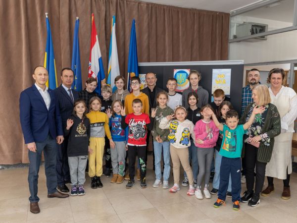 Ukrajinski veleposlanik posjetio OŠ „dr. Jure Turića”