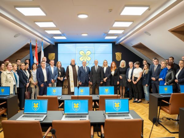 U Razvojnom centru Ličko-senjske županije otvorena najmodernija vijećnica u Hrvatskoj