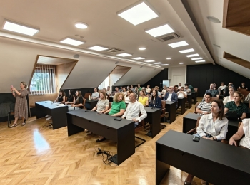 Ličko-senjska županija - „Knjiga kao glas upozorenja”: U Gospiću održana važna tribina o izazovima odrastanja”