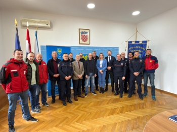 Ličko-senjska županija - U Ličko-senjskoj županiji održan zajednički sastanak stožera civilne zaštite Ličko-senjske i Zadarske županije