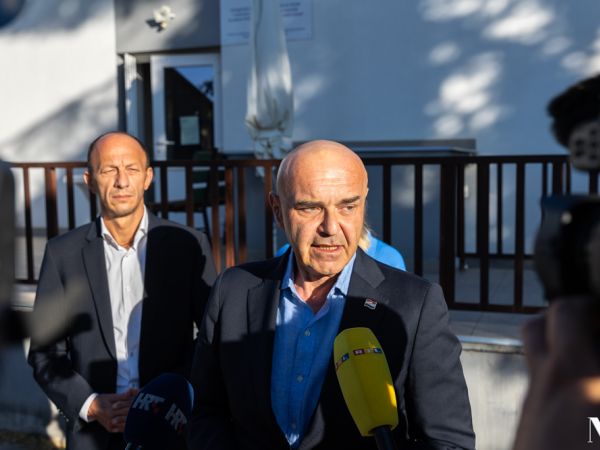 Ministar Alen Ružić obišao radove na Domu za starije osobe Ličko-senjske županije