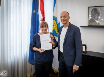 Ličko-senjska županija - Županija nastavlja podržavati rad udruge Pčelice