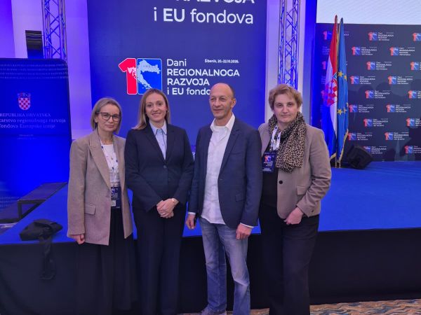 Izaslanstvo Ličko-senjske županije na 10. Danima regionalnoga razvoja i EU fondova – značajna priznanja Novalji, Otočcu i Senju