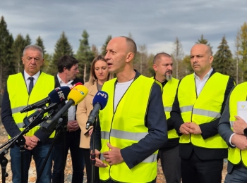 Ličko-senjska županija - Fond pokreće dva pregovaračka postupka za uklanjanje zakopanog i razasutog otpada u Gospiću 