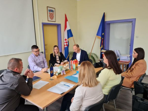 Izaslanstvo Ličko-senjske županije u radnom posjetu Općini Udbina