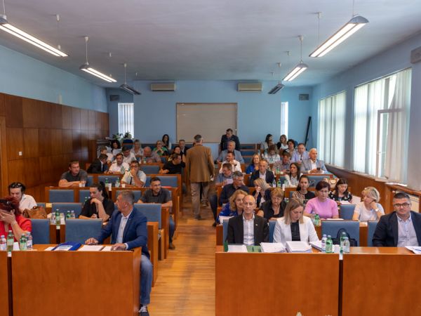 Usvojen rebalans proračuna: Ličko-senjska županija po prvi puta stipendira 17 studenata