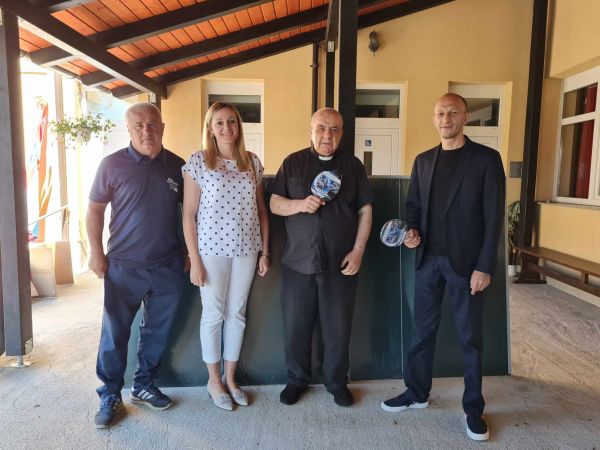 Donacija Pastoralnom centru Župe sv. Josipa u Ličkom Osiku