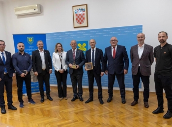 Ličko-senjska županija - Župan Petry primio izaslanstvo Drenasa i Udruge Albanaca branitelja Hrvatske u Domovinskom ratu