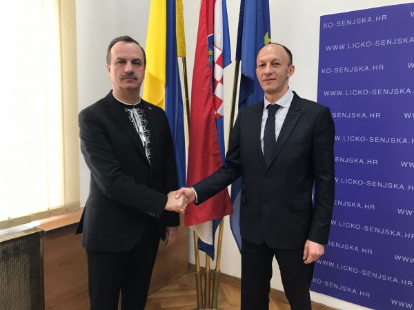 Ukrajinski veleposlanik u RH posjetio Ličko-senjsku županiju i zahvalio se gospićkim humanitarcima
