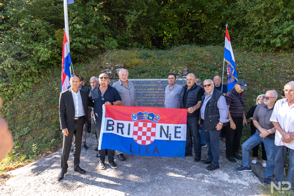 Obilježena 94. obljetnica Velebitskog ustanka u Brušanima i Jadovnom Obilježena 94. obljetnica Velebitskog ustanka u Brušanima i Jadovnom