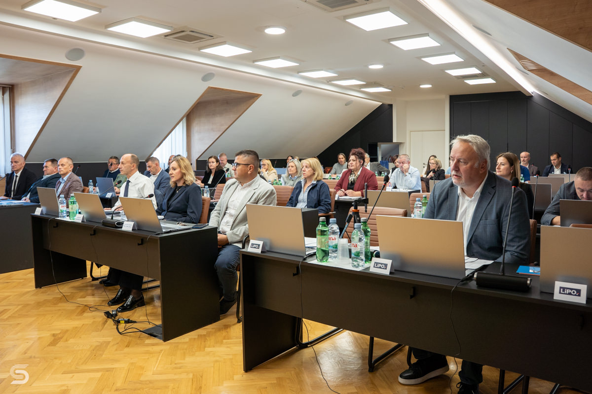 Održana sjednica Županijske skupštine Ličko-senjske županije: Raspravljalo se o zaštiti okoliša, prometnoj infrastrukturi i razvojnim projektima Održana sjednica Županijske skupštine Ličko-senjske županije: Raspravljalo se o zaštiti okoliša, prometnoj infrastrukturi i razvojnim projektima